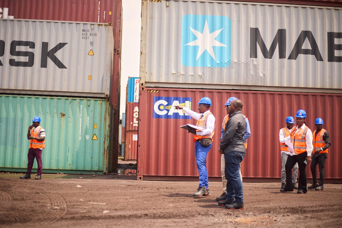 Équipe Qualité Transit au terminal conteneurs du port de Douala